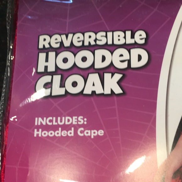 NWT reversible hooded cloak - Picture 3 of 4